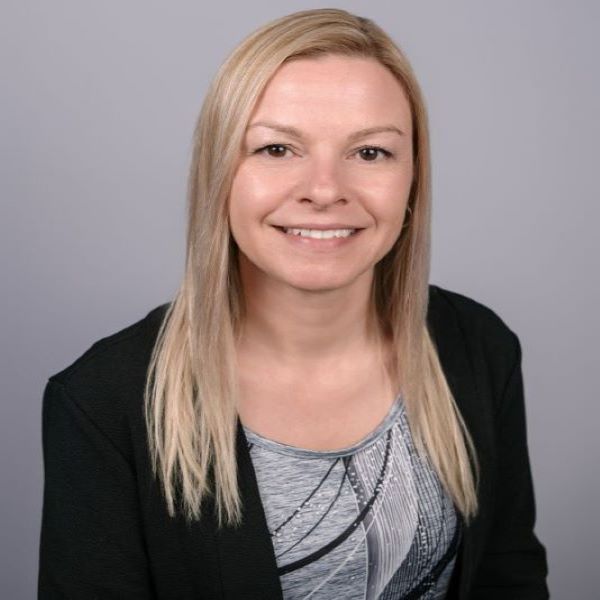 Rebecca headshot.jpeg (253 KB)